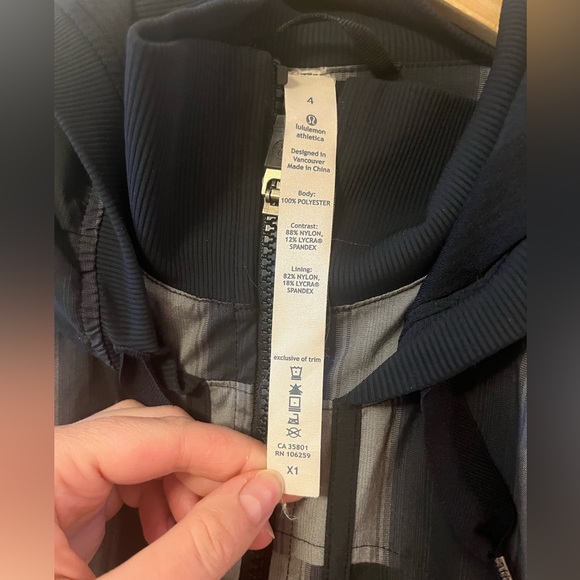 Lululemon running jacket - Picture 4 of 4